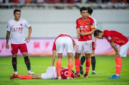 卡帅评价恒大首发,回顾门将曾诚三连扑