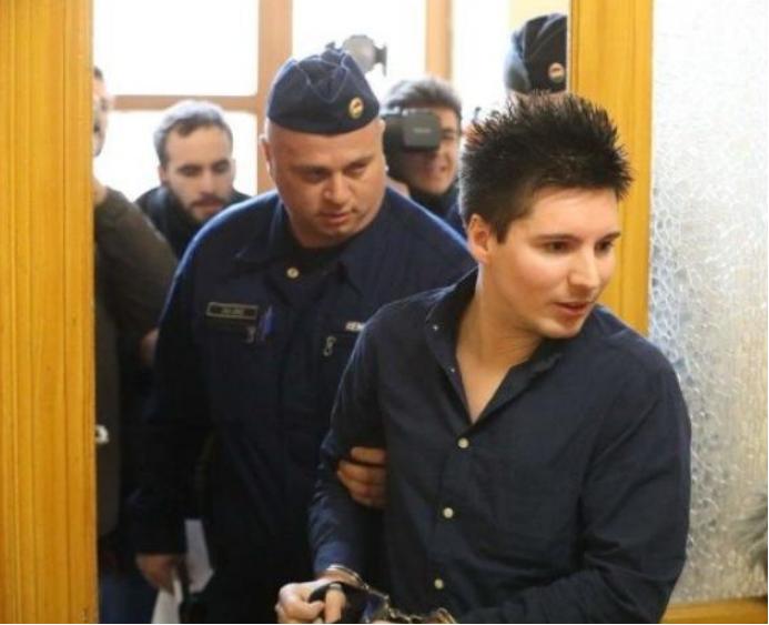 足球解密4：被捕的平托，却被神秘力量保出狱并封口了