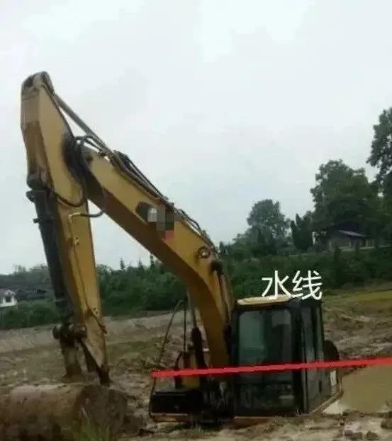 泡了水的挖掘机这样修，性能不输新机