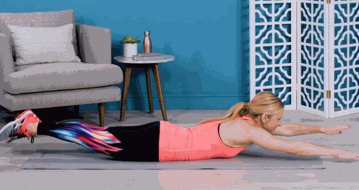 10个强壮胸部和背部的锻炼动作,如何锻炼肩部和胸部肌肉