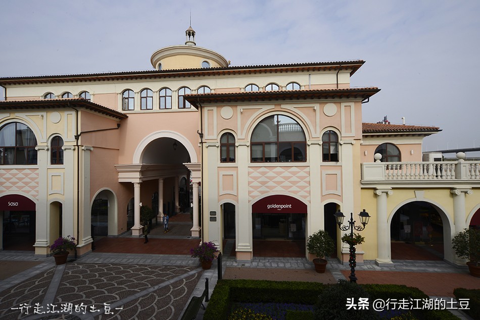 上海佛罗伦萨小镇，奥特莱斯世界名品购物中心，中国奢侈品领导者