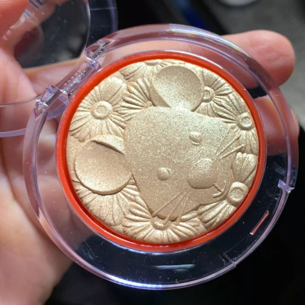 不到半天就火速售罄,才0.1秒就售罄