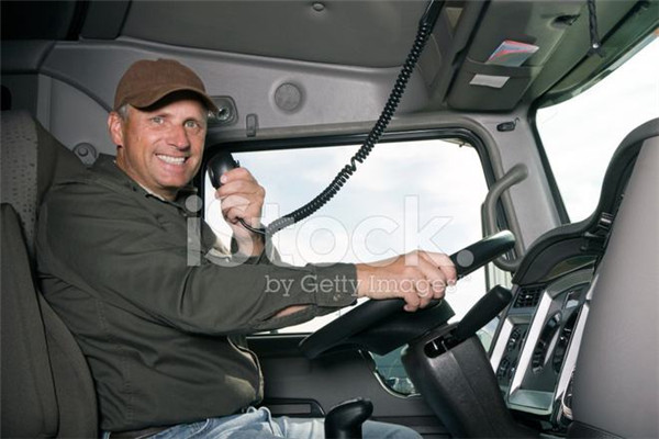 户外徒步对讲机使用,户外旅游神器对讲机