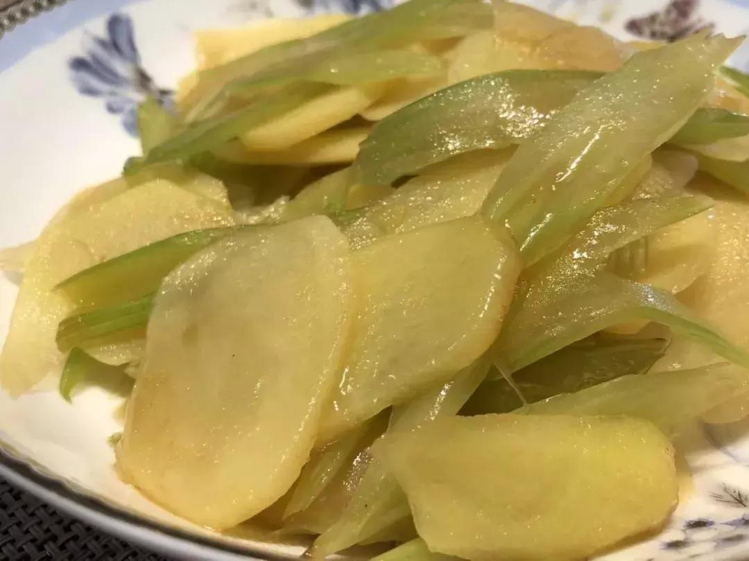 清蒸小龙虾蘸料怎么调好吃又简单,清蒸小龙虾蘸的酱料十三香