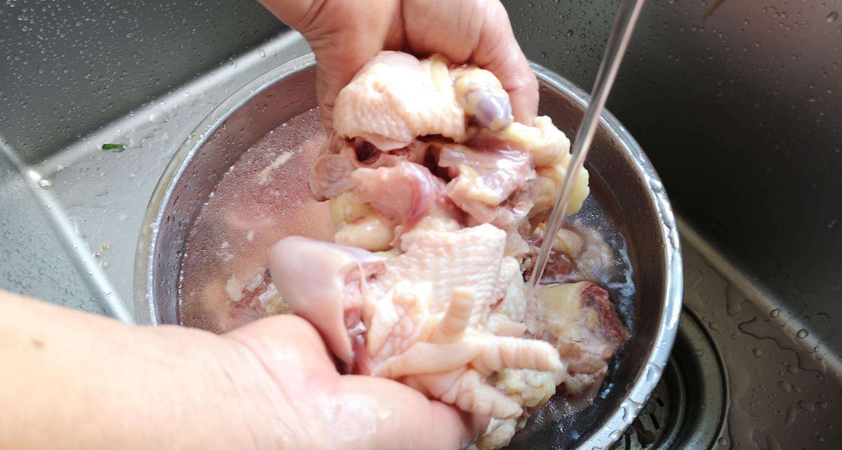 大厨炖鸡肉的做法大全,炒制出来的鸡肉外酥里嫩