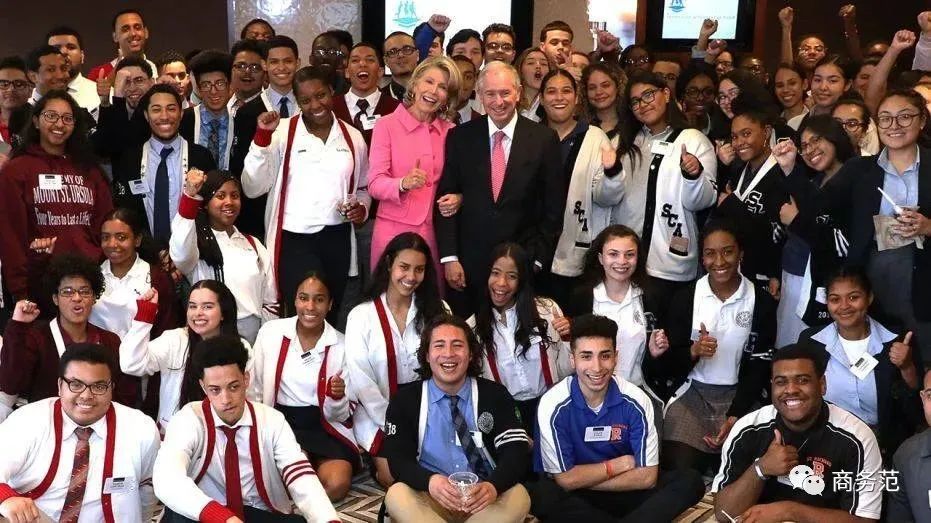 “华尔街之王”苏世民,从白手起家到身价千亿,爱买豪宅戴Swatch