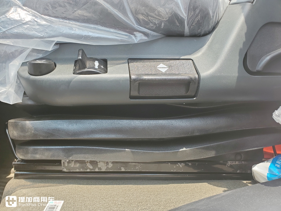 豪沃tx7最新版燃气车好吗,重汽豪沃tx7原车屏安装倒车影像