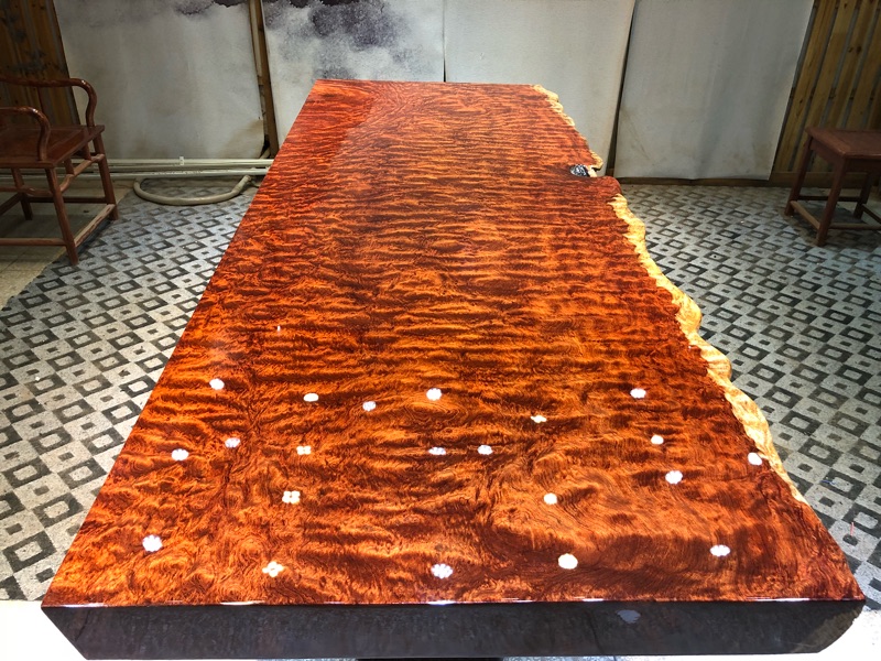 成都土豪50岁娶媳妇，聘礼给70吨，整整5卡车，漂洋过海太浩大