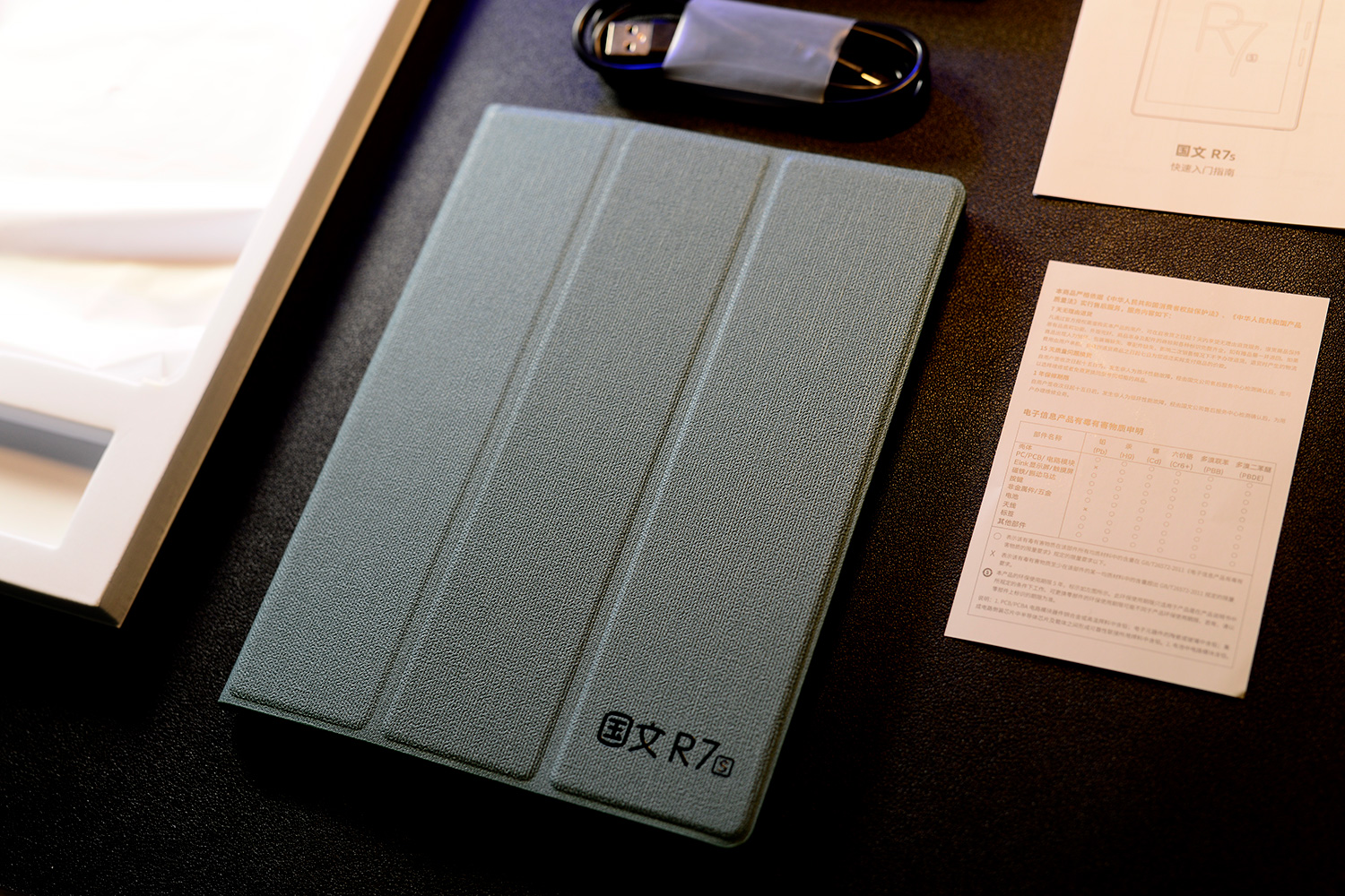 比kindlekpw好的阅读器,kindlepaperwhite5和oasis对比