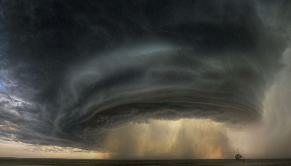 12级狂风有多恐怖,14级大风把飞机吹跑了