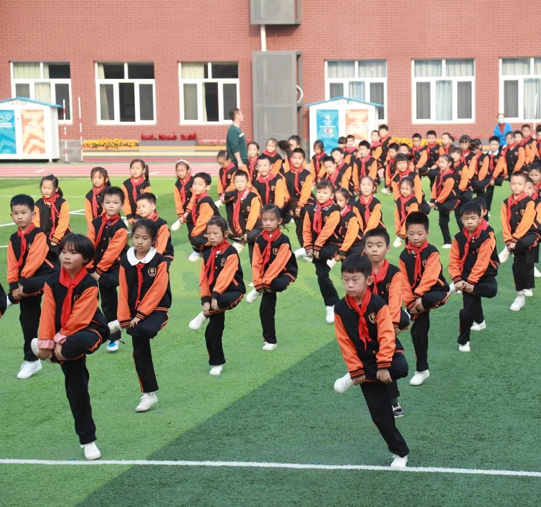 小学生课间操简单广场舞,小学生课间操斗牛舞