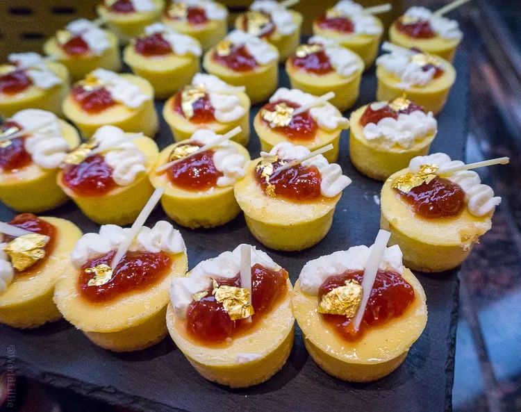 探秘全球唯一8级酒店,全球唯一的8星级酒店