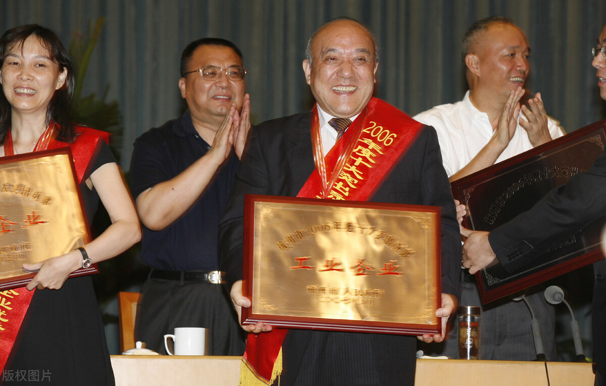 旧闻新读｜2001年十大中国经济人物，有人进入庙堂，有人已经离世