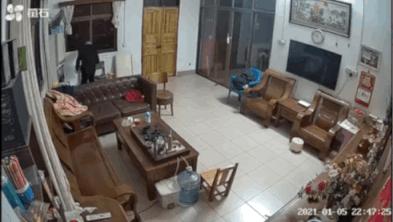 看了整整七分钟，他们最终还是上去了