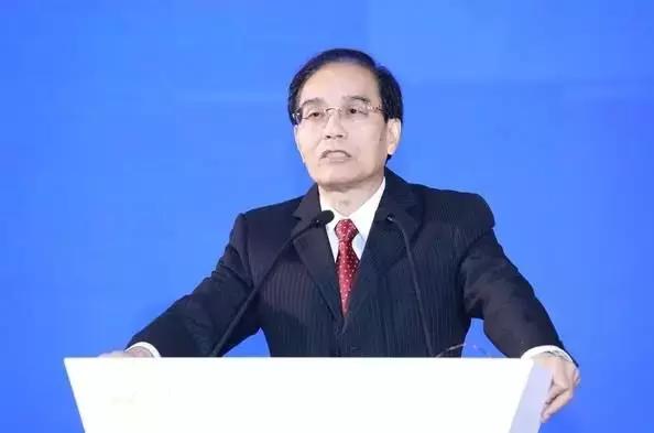 从董事候选名单抽丝剥茧，一个个推敲未来郭台铭的鸿海接班布局