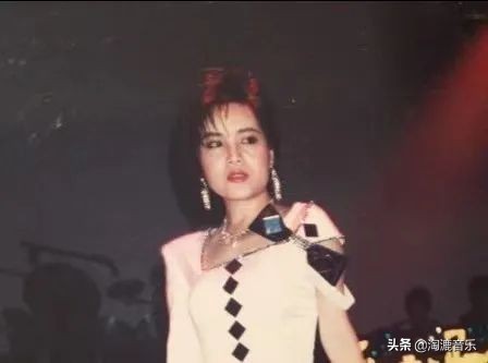 龙飘飘对你怀念特别多伴奏,龙飘飘特别怀念你