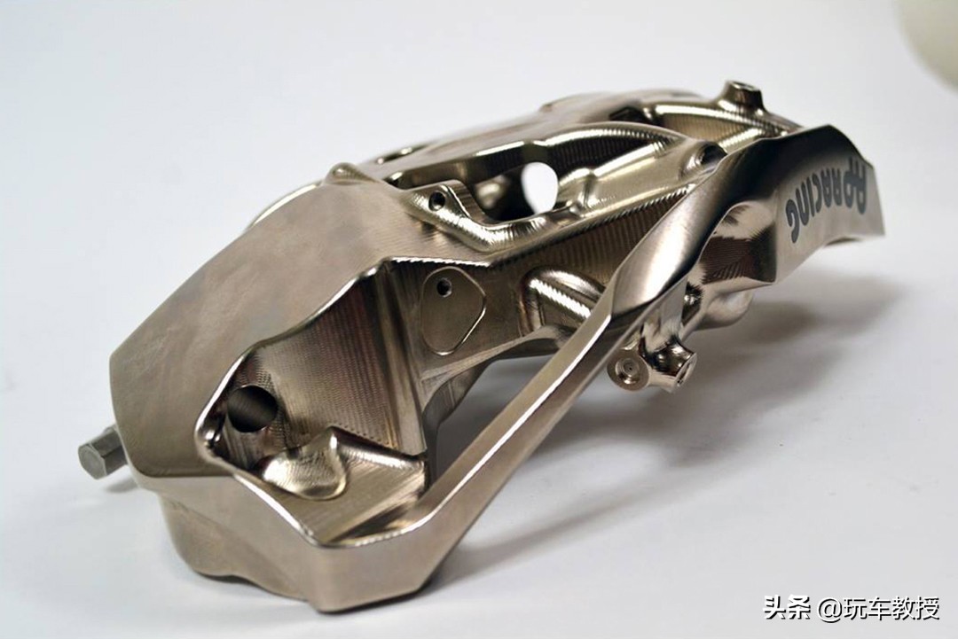 F1钛合金刹车，售价20万？