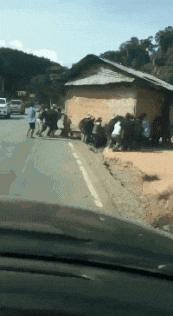 为啥加油站月薪两千还没人辞职,加油站上班工作强度大吗累吗