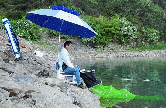 新手选择钓椅和钓箱哪个实用,到底是钓箱好还是钓椅好