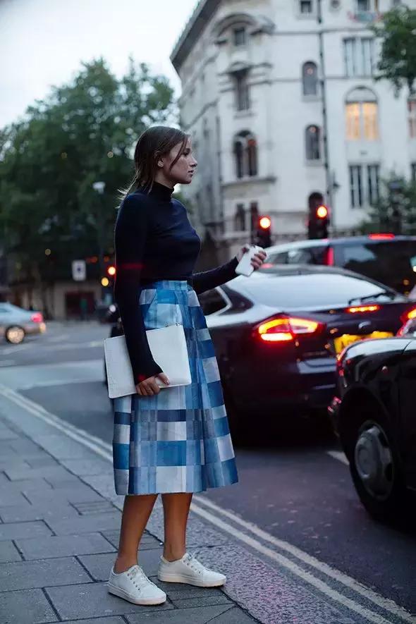 时髦就得穿高跟鞋？！nonono小白鞋也可以