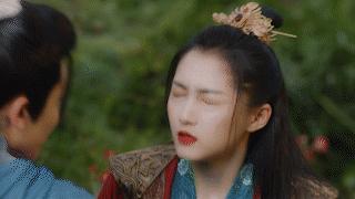 拍个吻戏搞这么多辣眼睛的花招,求求了,放过观众吧