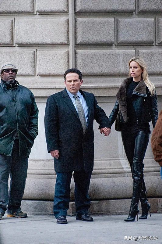 超模大KK：当红时因病爆肥30斤，如今喜迎三胎，转型当企业家