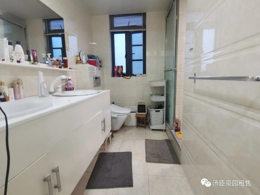 张江汤臣豪园四期新挂牌109㎡大两房一套，精装修诚意出售