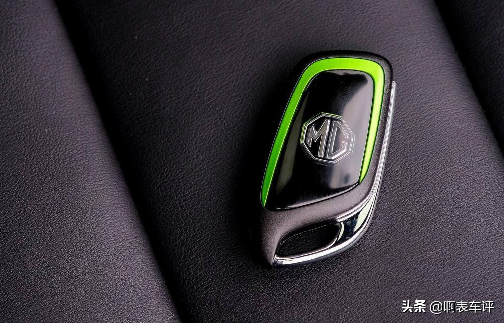 名爵6新款顶配有没有不带尾翼的,名爵6第三代赛道绿适合男的开么