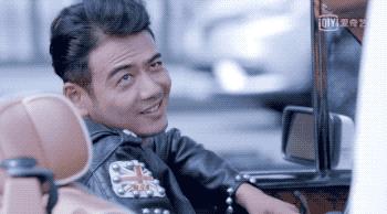 杨烁从年轻到现在颜值变化,杨烁是帅还是有魅力