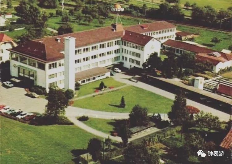 如何在世界顶级拍卖场悄悄捡漏一枚珍贵的1960年代古董英纳格