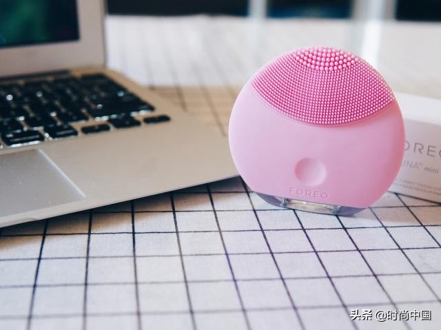 直男眼影盘2选1,直男给女友的买礼物指南