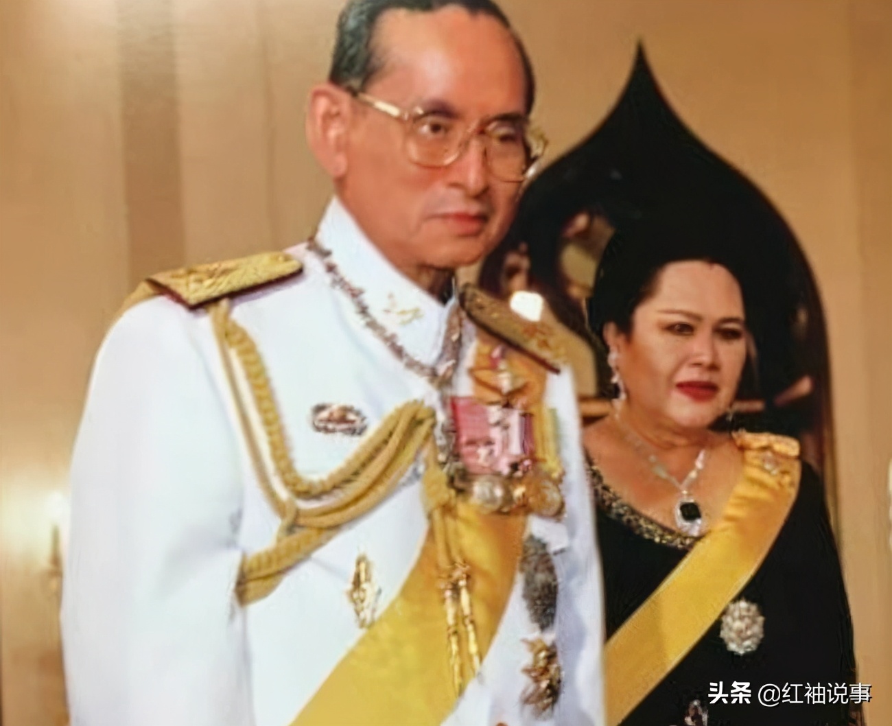 老泰王年轻照片,老泰王年轻时