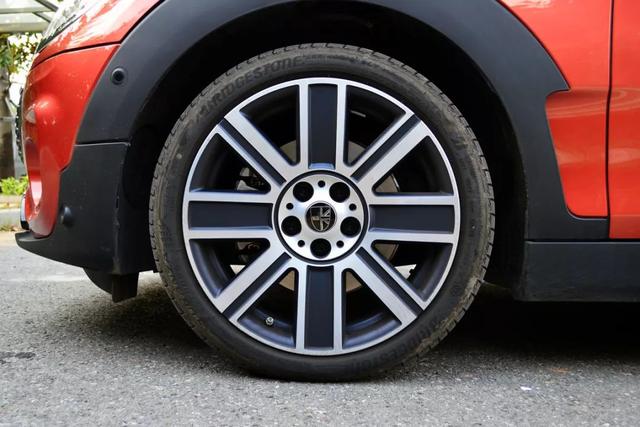 选哪款宝马mini合适,宝马迷你mini适合40岁女性吗