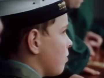 英女王下令封杀50年！王室私生活*片禁**遭泄露，百万人在线吃瓜