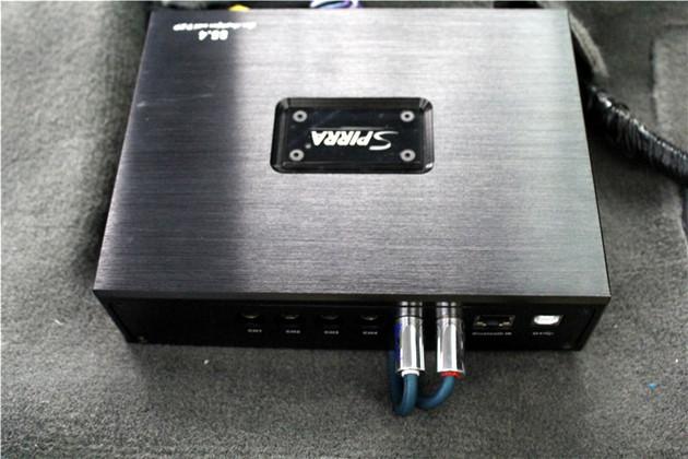 赤峰鑫航汽车音响改装丰田塞纳改装二分频喇叭四门隔音加装超低音