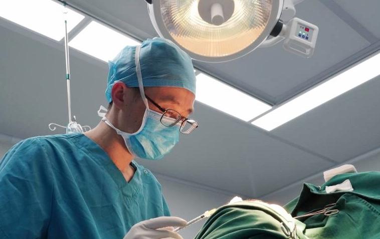 割双眼皮是种什么体验,割双眼皮什么样子才是增生