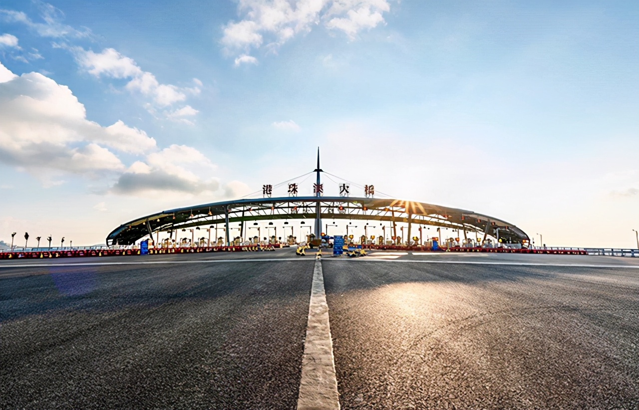 港珠澳大桥为什么走车的少,港珠澳大桥为什么车辆稀疏