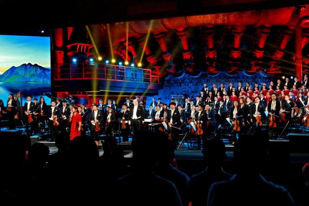 鐧惧勾椋庡崕灞辨渤渚濇棫,鐧惧勾椋庡崕灞卞窛閿︾唬