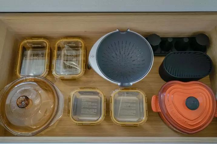 60㎡小屋，我们收了482件衣服，186双鞋子，412本书……