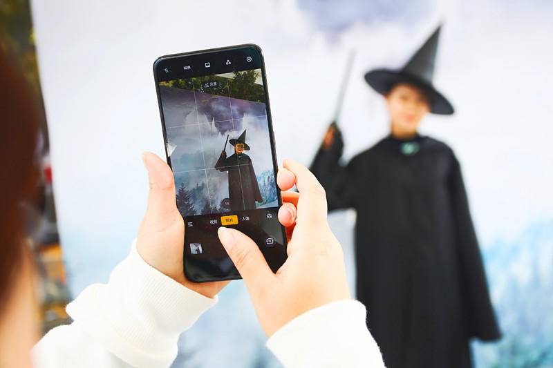 opporeno抖音视频,opporeno国产屏无指纹