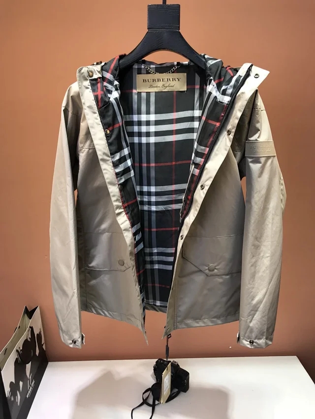 巴宝莉风衣好穿么,香港巴宝莉风衣