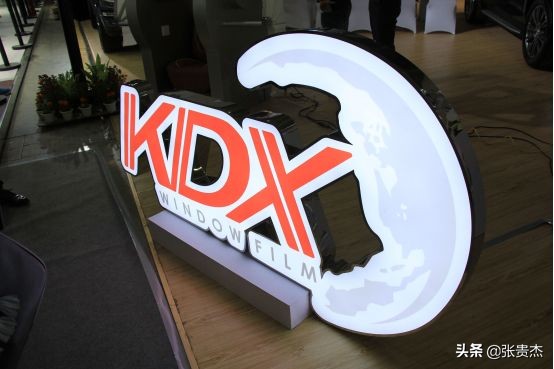 康得新三大利好四大风险,康得新最新复盘