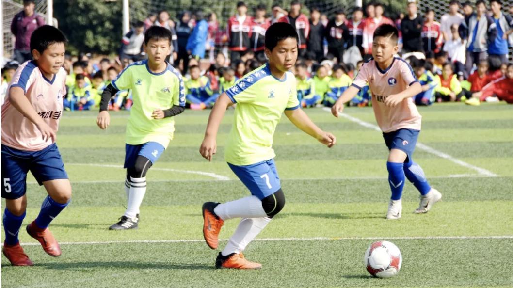 足球鞋新闻,足球鞋慈善捐赠