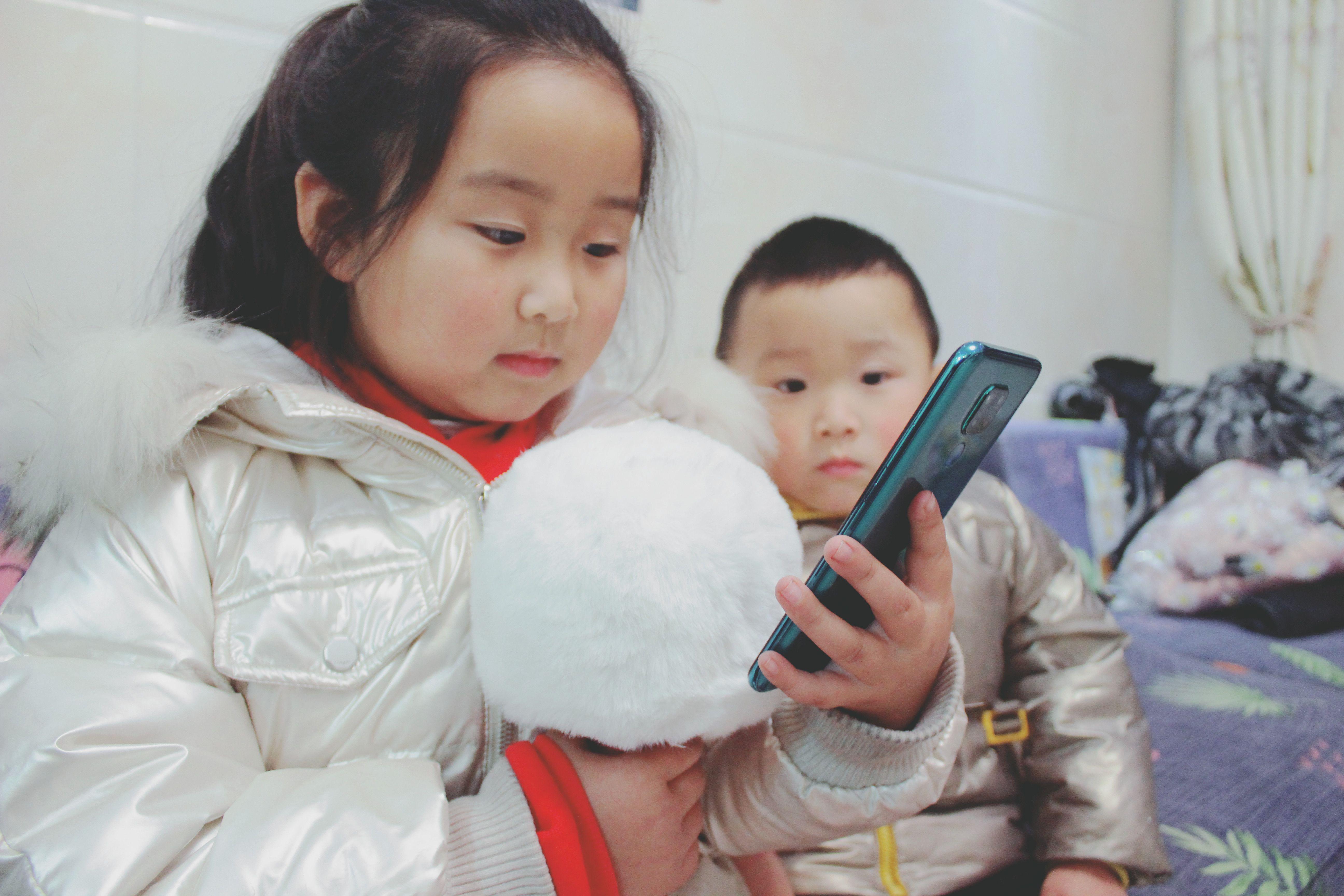 怎么样使用唱吧小巨蛋麦克风,唱吧小巨蛋精灵麦克风测评