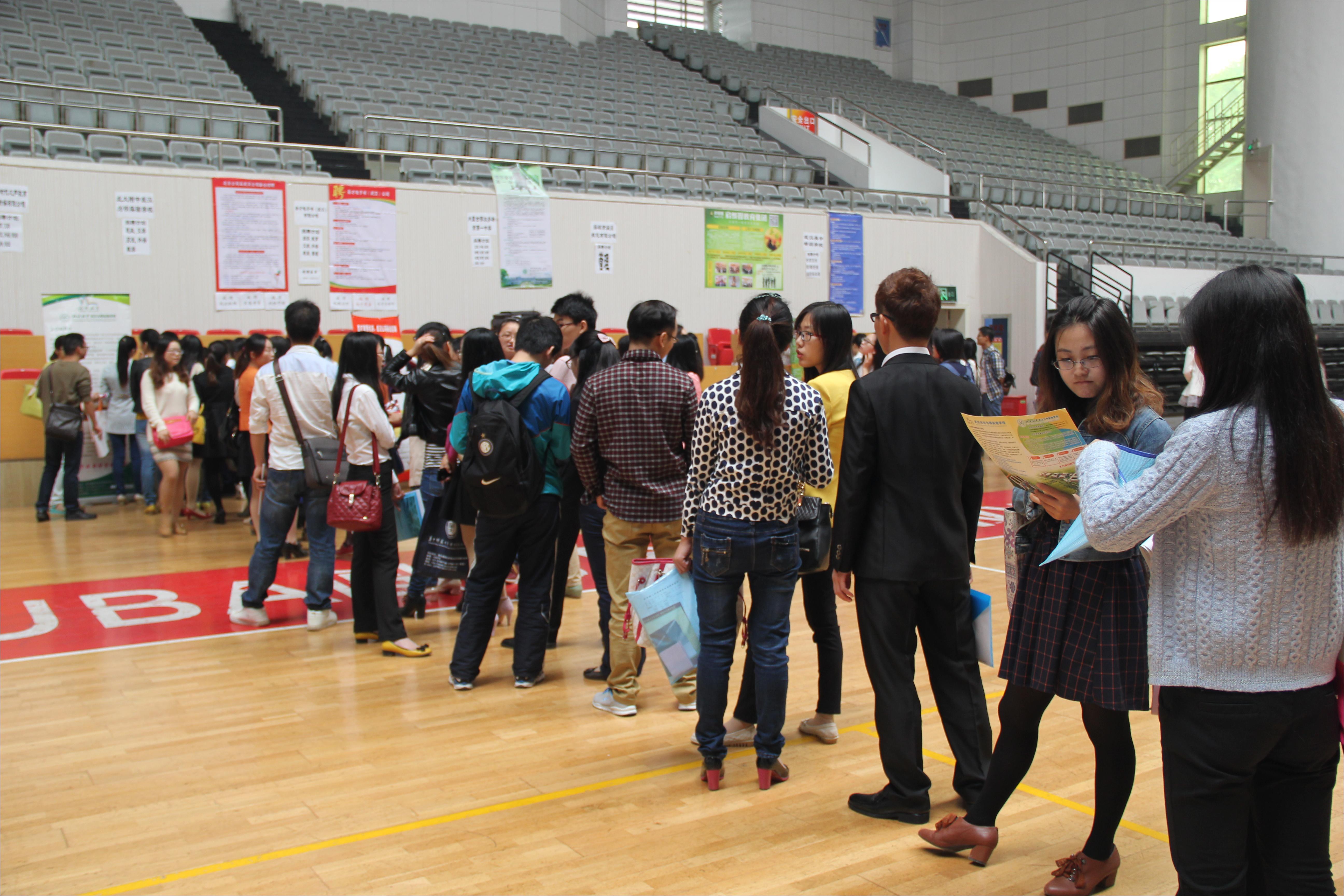 军队文职大专生的技术岗,军队文职招聘必须要应届生吗