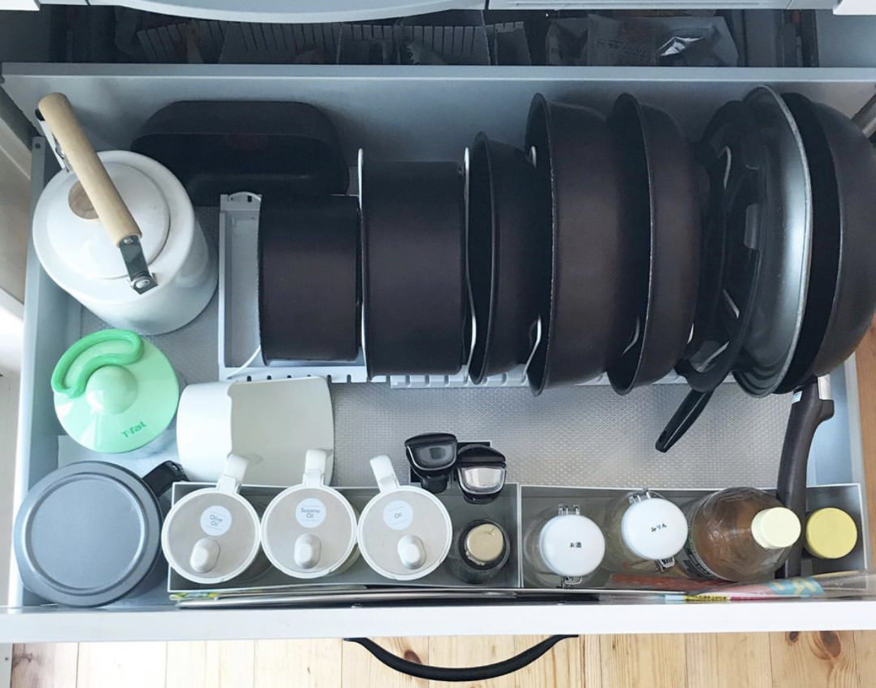 厨房锅具收纳墙上,锅具收纳小妙招废物利用