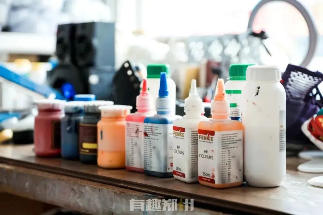 90后男孩子创业做什么工作,郑州27岁小伙修鞋创业