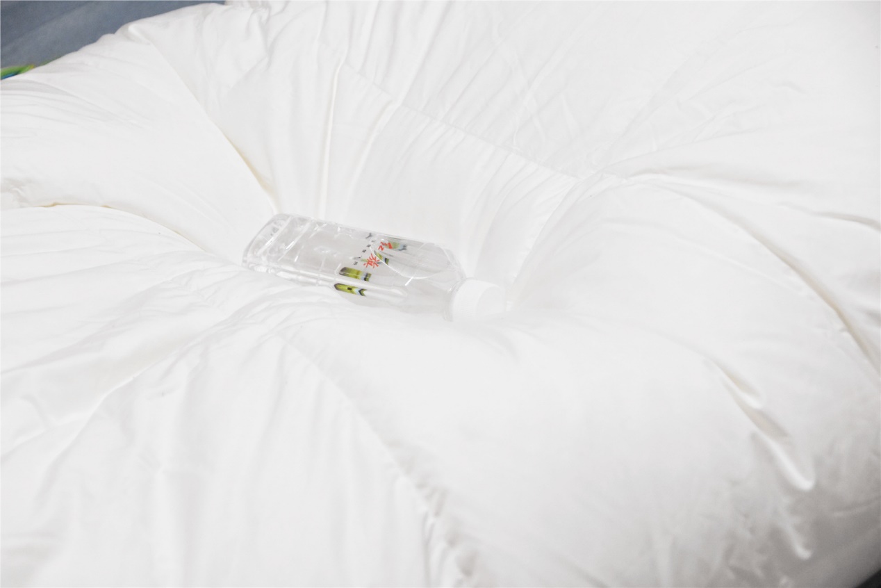 羊毛蚕丝鹅绒被子哪个更保暖,鹅绒被蚕丝被测评