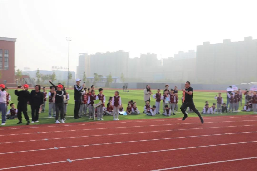 趣味运动会团结奋进,趣味运动会青春