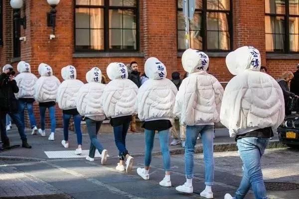 国潮IP：阿迪蹭国潮热度是听到了什么风声？